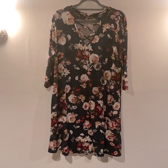 1X Fig & Olive Dark Blue Floral 3/4 sleeve dress PLUS strappy v neck - Picture 1 of 6
